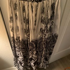 Women’s skirt size medium gently used.